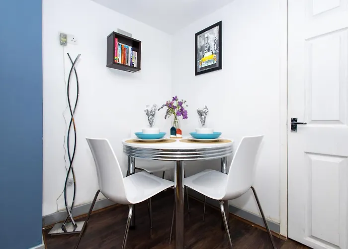 Exclusive - Close To Centre, Contactless Entry, Free Parking, Wifi & Netflix