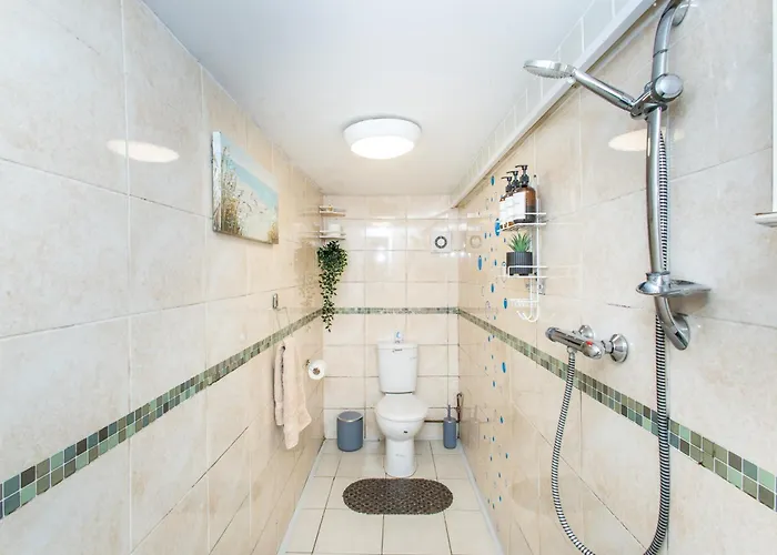 Διαμέρισμα Exclusive - Close To Centre, Contactless Entry, Free Parking, Wifi & Netflix *