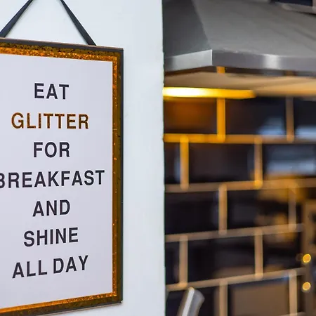 Lejlighed Exclusive - Close To Centre, Contactless Entry, Free Parking, Wifi & Netflix *