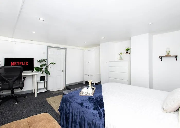 Exclusive - Close To Centre, Contactless Entry, Free Parking, Wifi & Netflix アパート