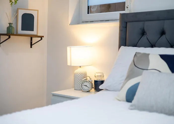 Exclusive - Close To Centre, Contactless Entry, Free Parking, Wifi & Netflix * リーズ